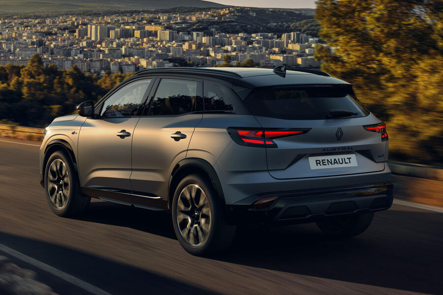 Renault Austral 2025 facelift rear quarter