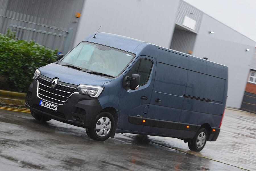 Renault master van 2020 front quarter tracking 0
