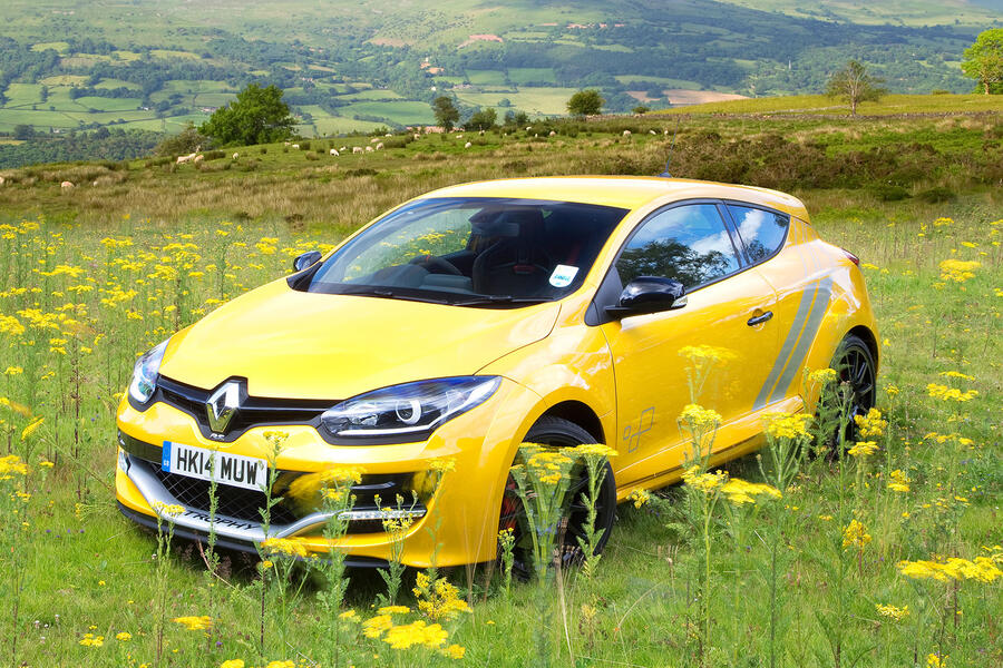 Renault megane rs front three quarter static