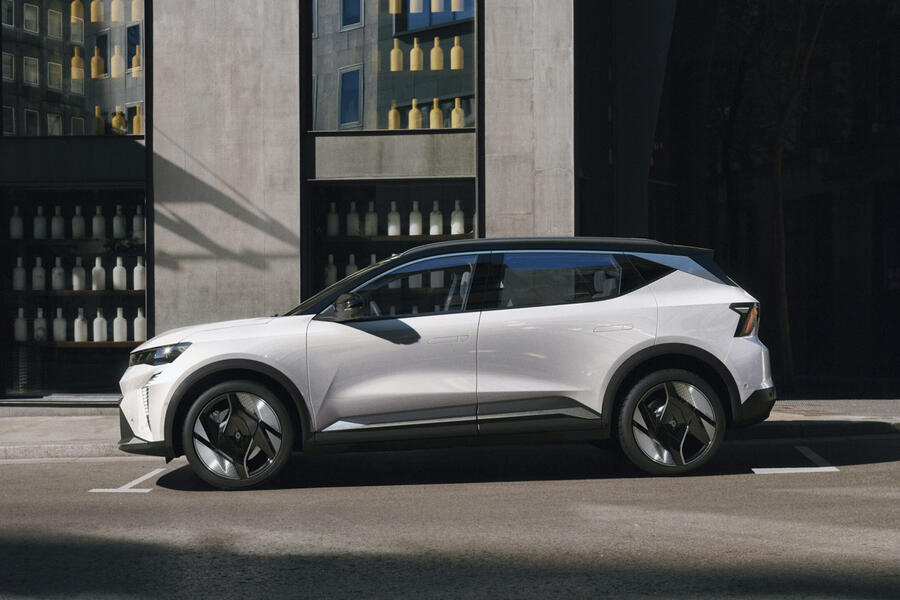 2024 Renault Scenic side