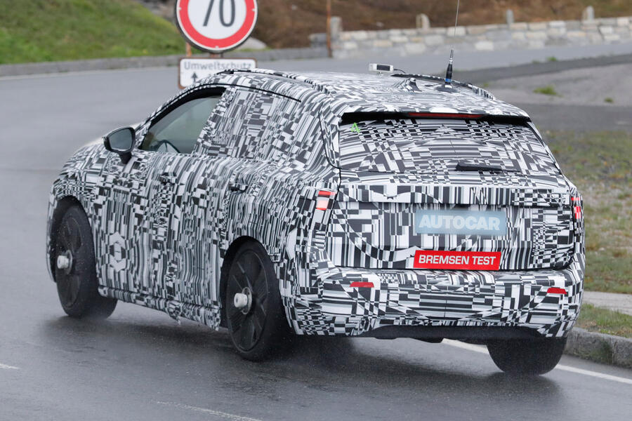 Skoda Epiq camo – rear quarter tracking