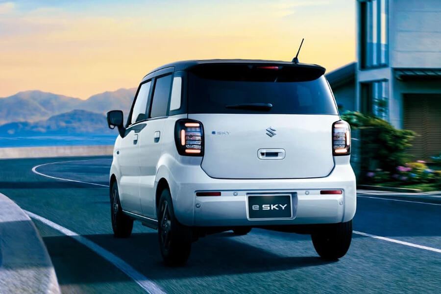 Suzuki e-Sky &ndash; rear