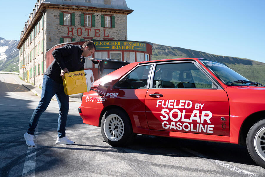 Synhelion founder Philipp Furler filling an Audi Quattro SWB