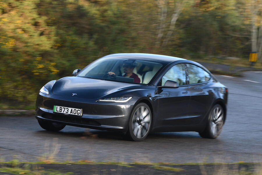 Tesla Model 3 facelift – front quarter turning