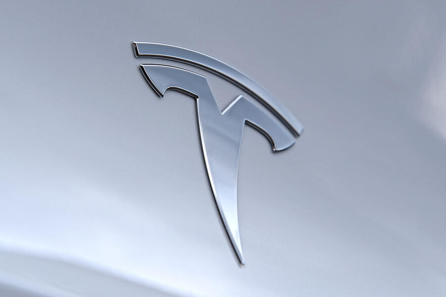 Tesla model y badge 2022
