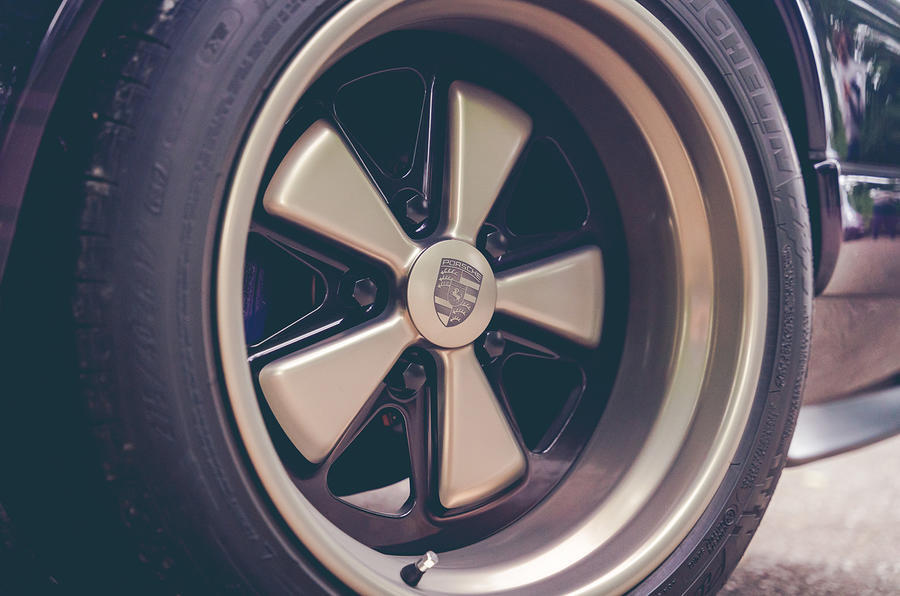 Theon design porsche 911 18 wheel