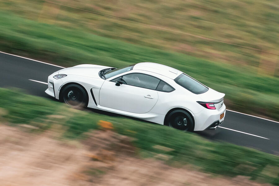 Toyota gr86 fd 02 side panning 0