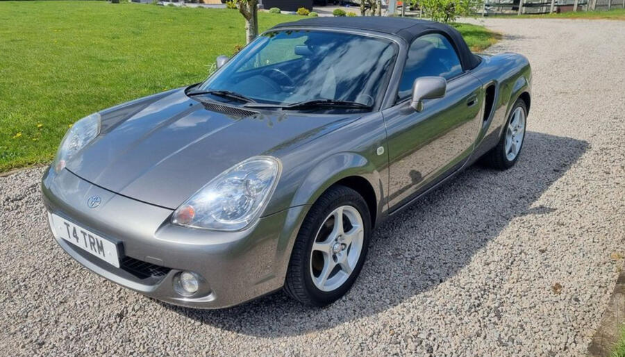 Toyota mr2 front quarter