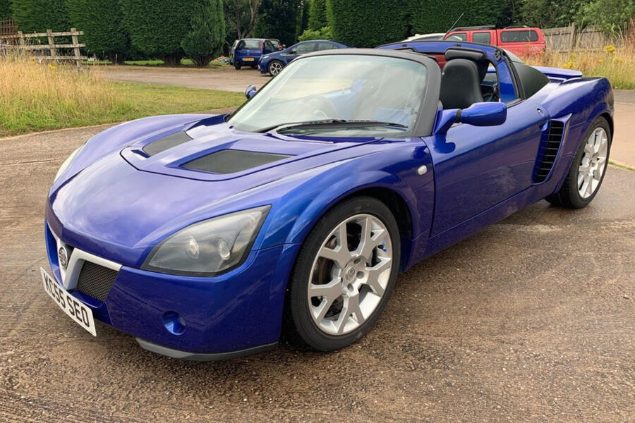 Vauxhall vx220 front