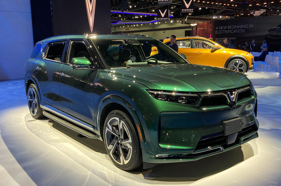Vinfast vf9 at la motor show 1