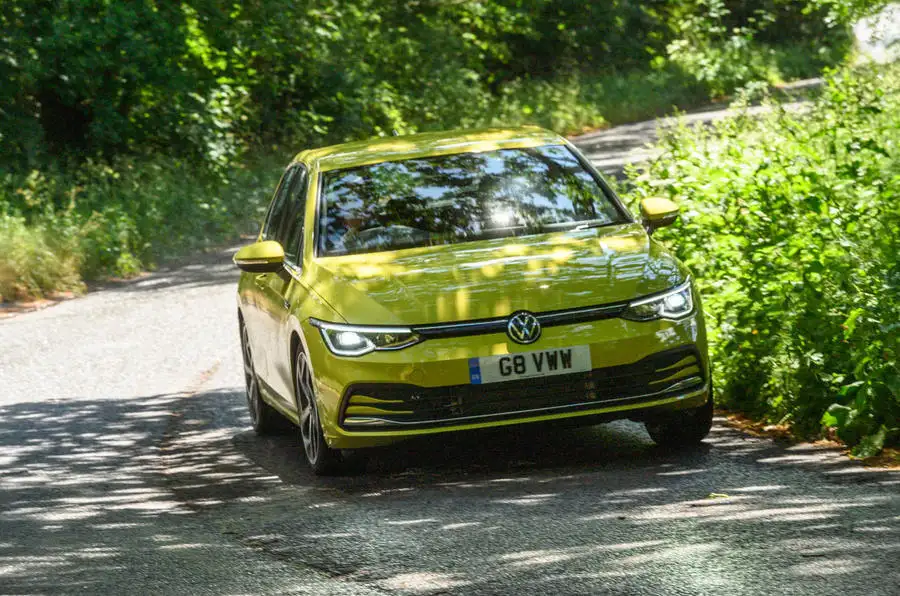 volkswagen golf 2020 front quarter tracking