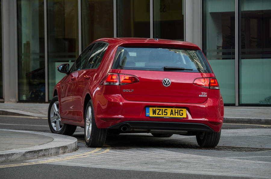 Volkswagen golf rear cornering 0