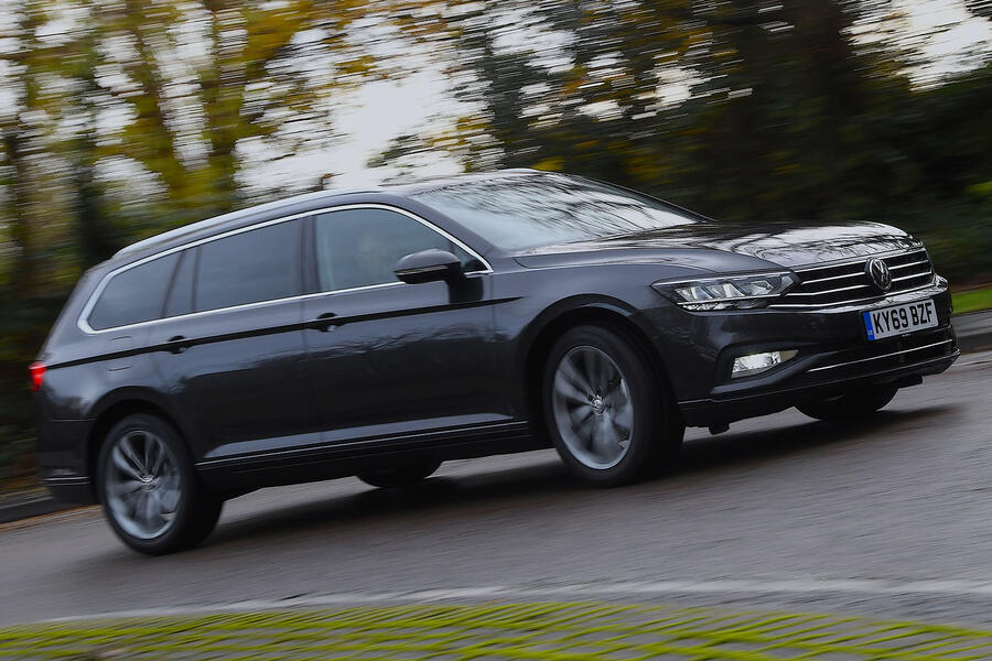 Volkswagen passat estate front right