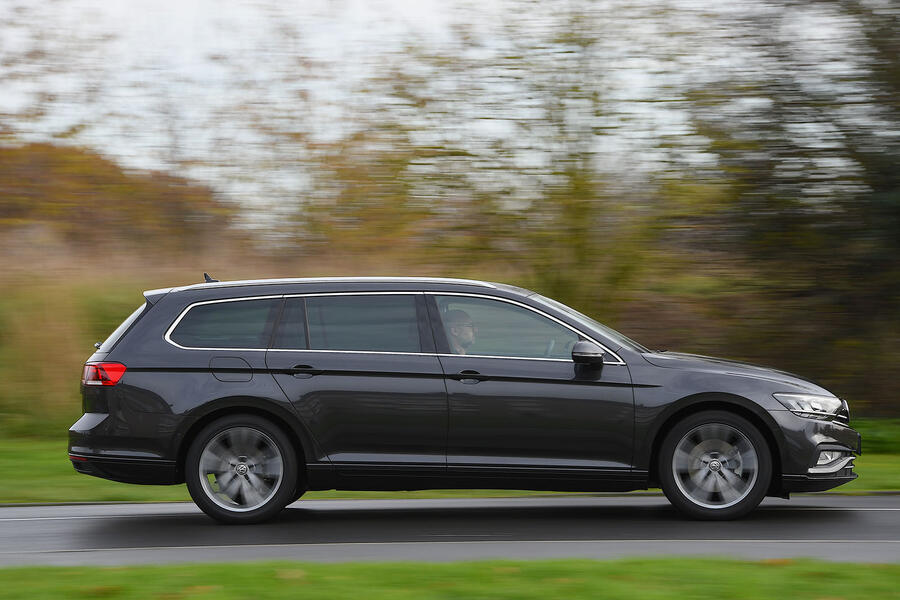 Volkswagen passat estate side
