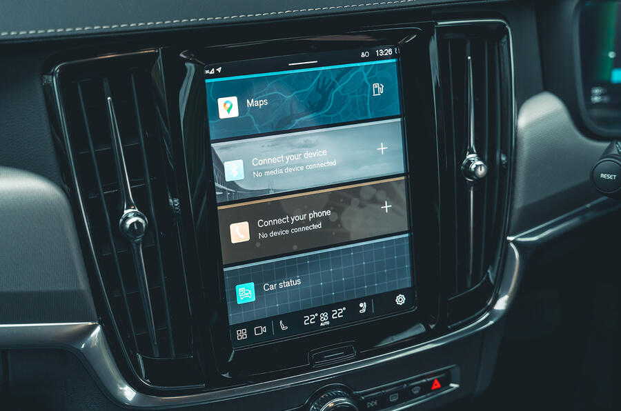 Volvo v90 b5 cross country infotainment 0