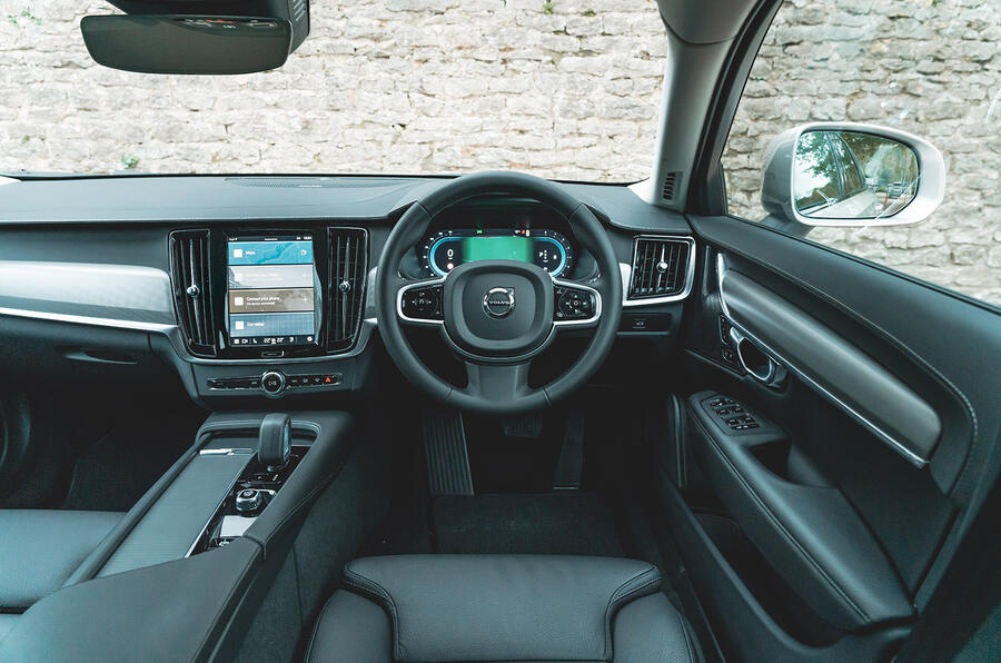 Volvo v90 b5 cross country straight dash 0