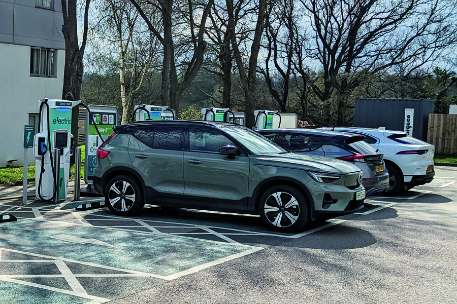 Volvo xc40 recharge plugged in