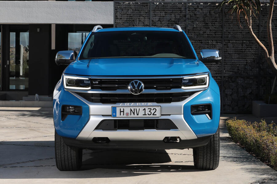 Vw amarok 2022 front driveway