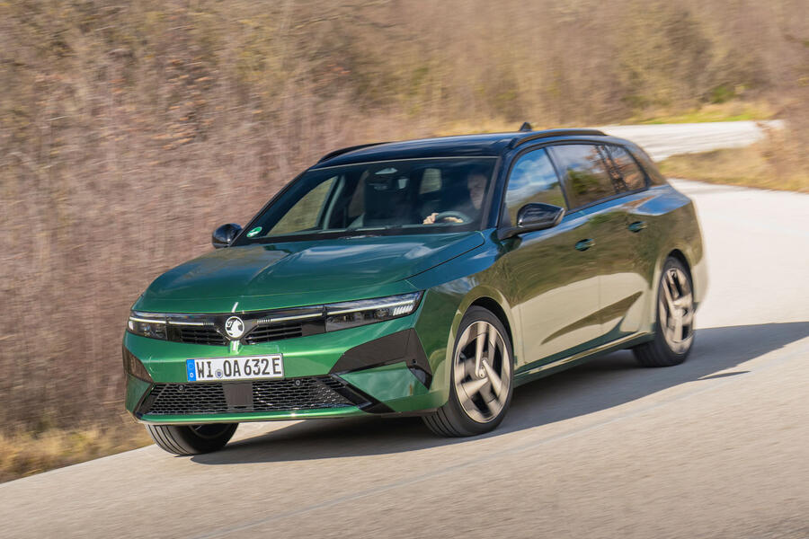 Vauxhall Astra Electric Sports Tourer cornering