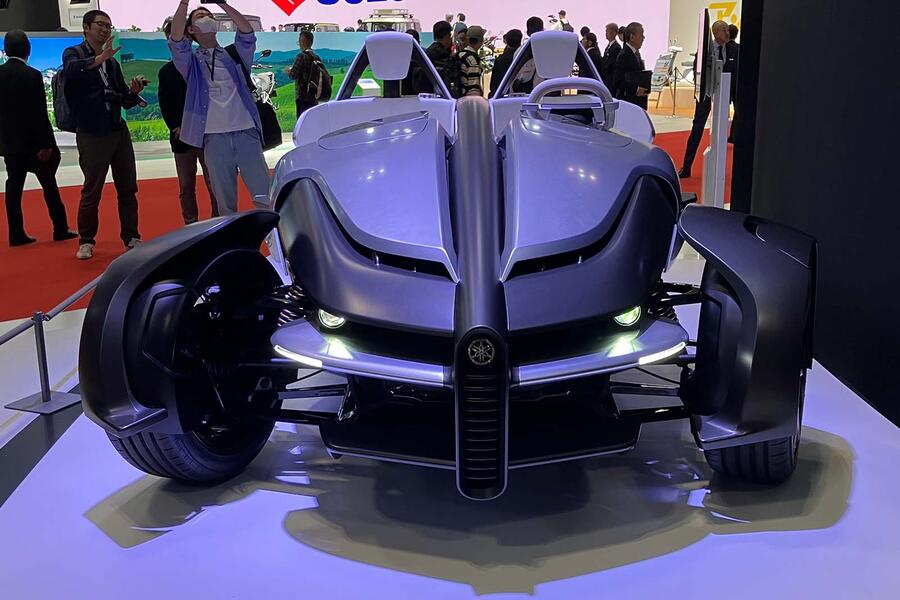 Yamaha tricera front