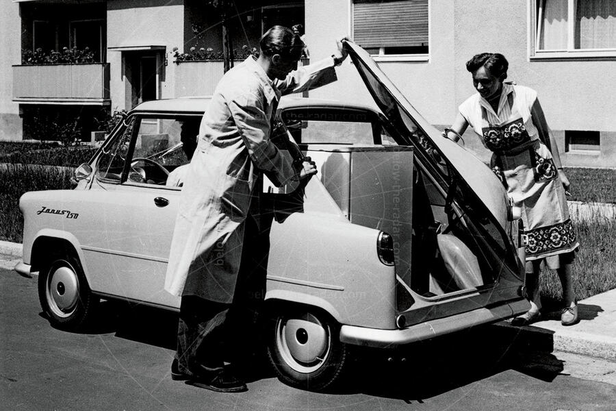 Zundapp Janus – rear quarter
