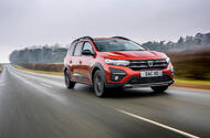1 dacia jogger 2022 uk first drive review lead (1) 1 dacia jogger 2022 uk first drive review lead (1)