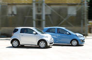 1 kia picanto toyota iq 2010 side 1 kia picanto toyota iq 2010 side