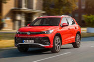 2023 Volkswagen Tiguan front quarter tracking 2023 Volkswagen Tiguan front quarter tracking