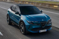 Alfa Romeo Junior Ibrida front quarter tracking