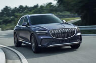 Genesis GV70 Electrified 2025 front quarter tracking