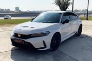 Honda civic type r 2023 front three quarters Honda civic type r 2023 front three quarters