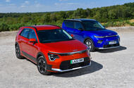Kia Niro EV with Kia Soul EV 2022 front quarter static Kia Niro EV with Kia Soul EV 2022 front quarter static