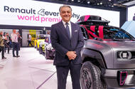 Luca de meo at paris motor show with renault 4 Luca de meo at paris motor show with renault 4