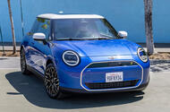 Mini Cooper S 2024 front quarter static Mini Cooper S 2024 front quarter static