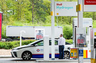 Toyota Mirai 2019 Shell Hydrogen station side