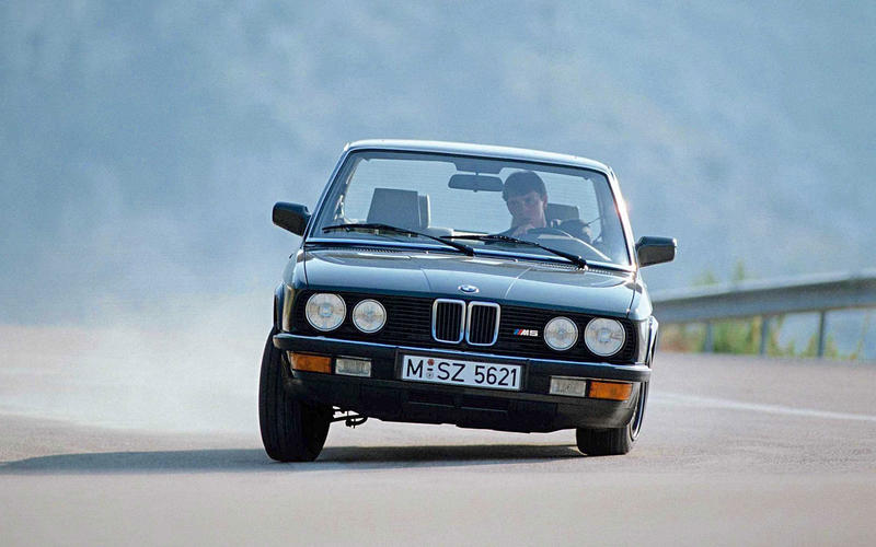 BMW M5 E28 (1984)