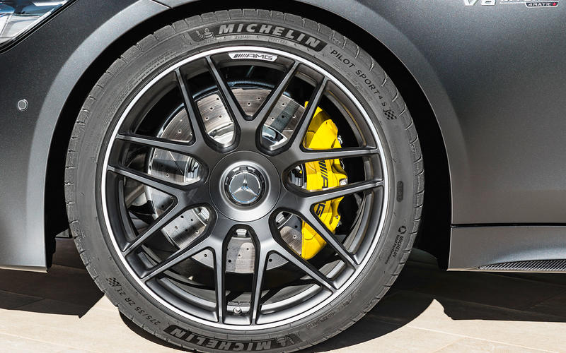 Mercedes-AMG: ceramic brakes
