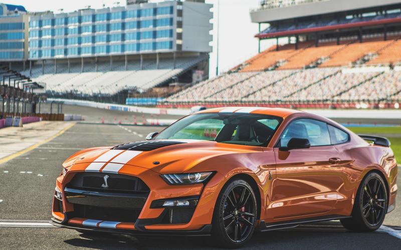 Ford: Shelby GT500 - 180mph