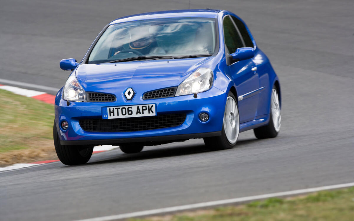 Renault Clio RS 197/200 (from £6900)