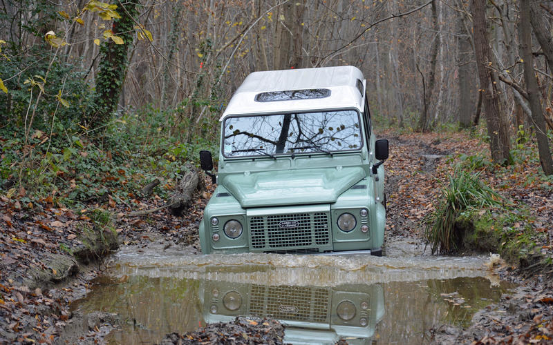Land Rover Defender (1990)