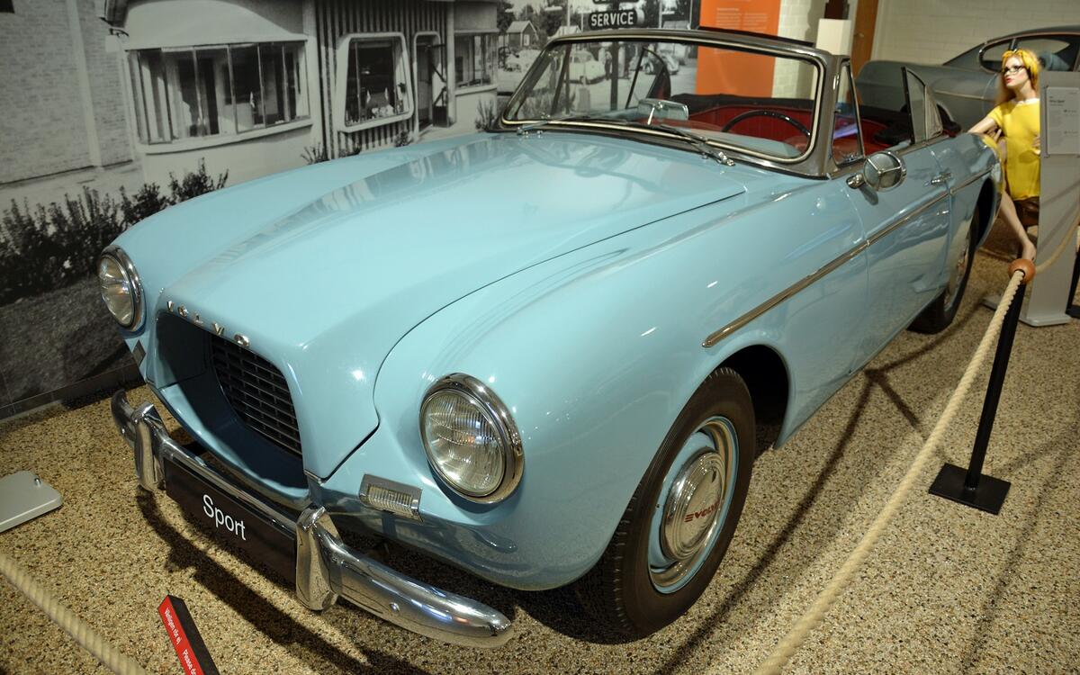 Volvo: P1900 (67 built, 1956-1957)