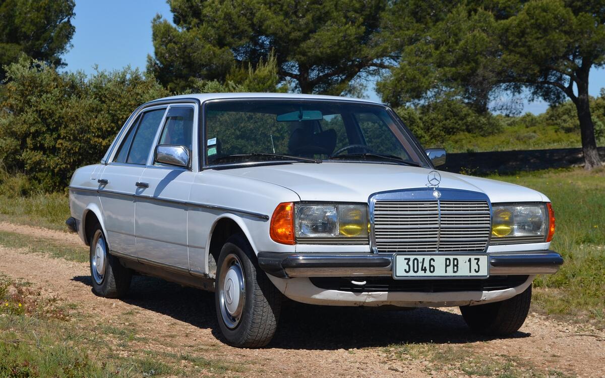 The Glory Days Of The Magnificently Over Engineered Mercedes Benz Autocar