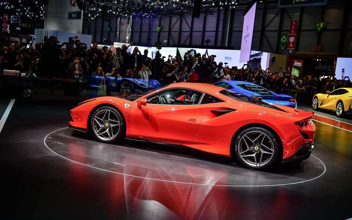 4-ferrari-2464h.jpg