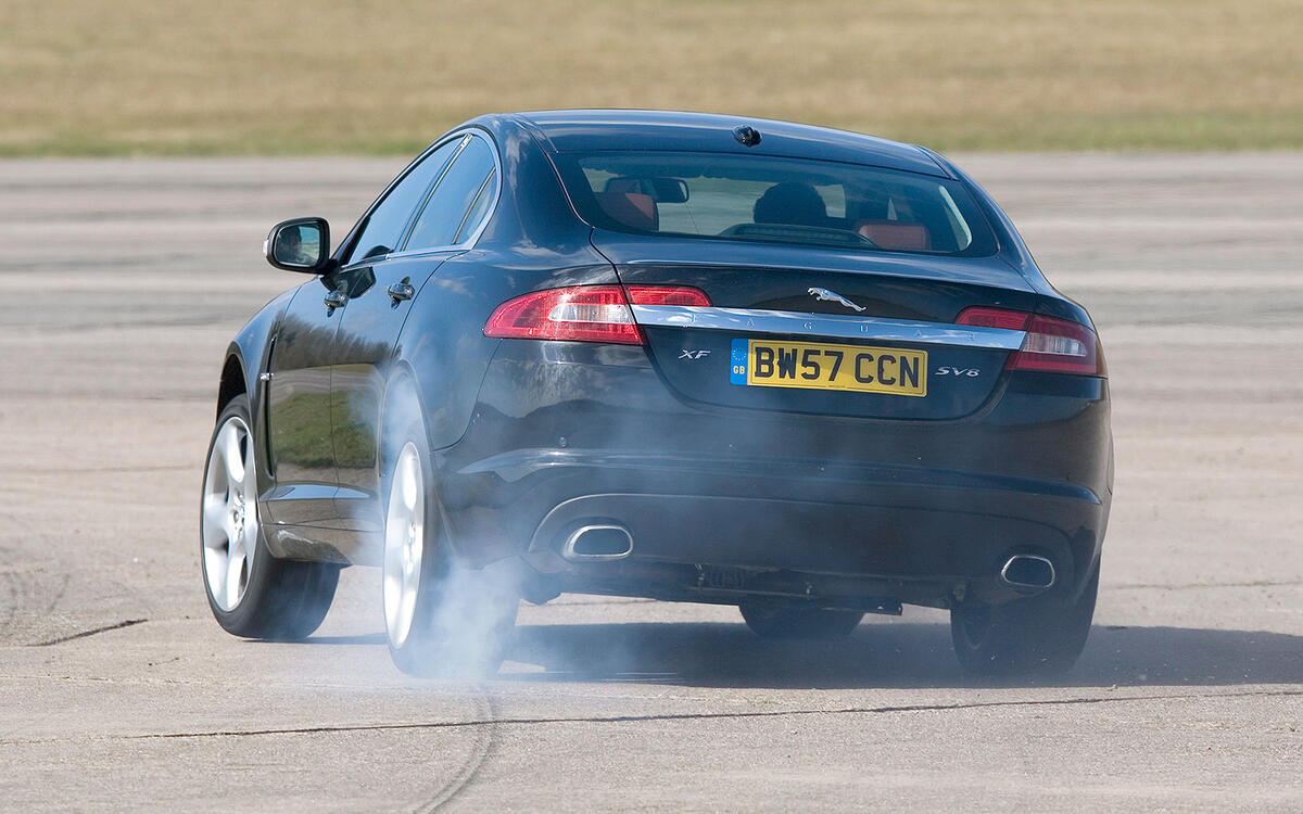 Jaguar XF Super V8 (2008)