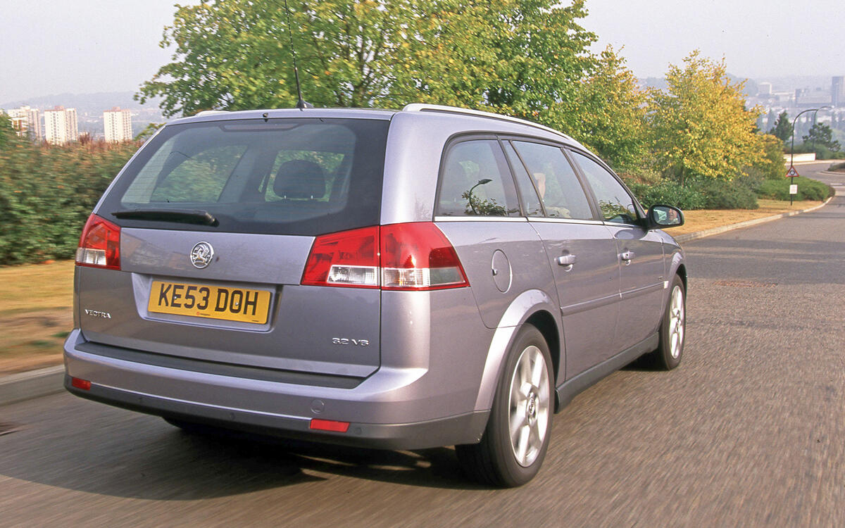 Vauxhall Vectra 3.2 (2002)
