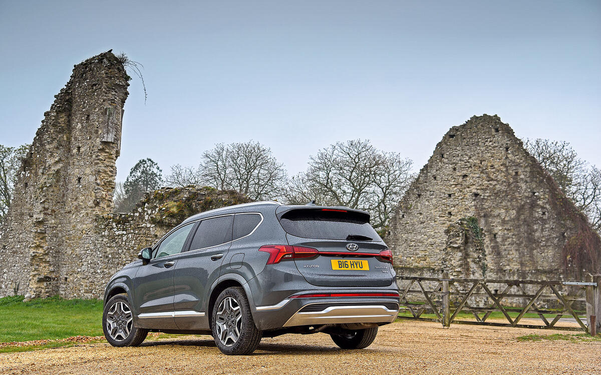 Best Large Car: Hyundai Santa Fe 