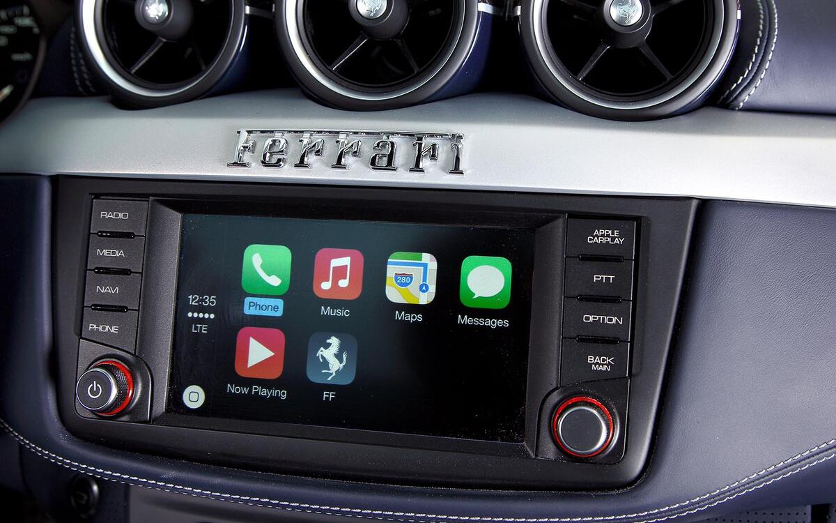 Install Apple Carplay In Old Car Near Me