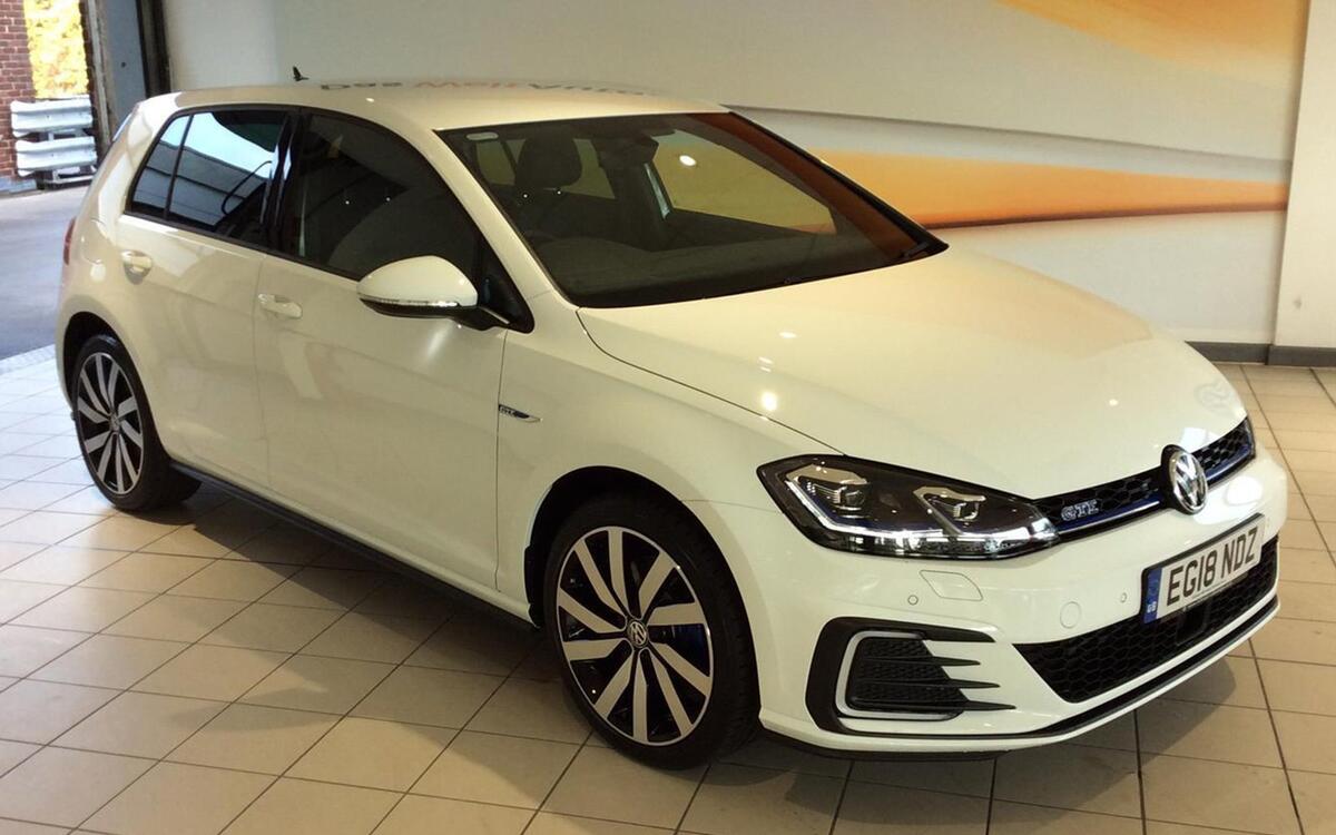 2018 Volkswagen Golf GTE Advance
