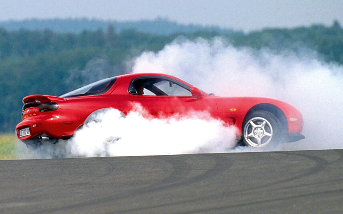 Автомобіль Mazda RX-7 (1992-2002) 