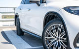 04 Mercedes Benz EQS SUV UE FD 2023 quatre roues directrices